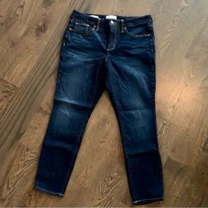 Universal Thread Mid Rise Skinny Jeans 10/30S